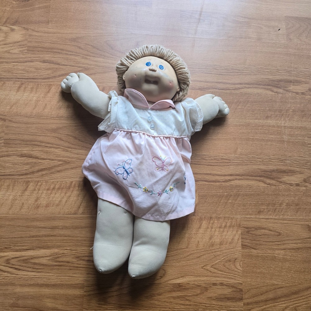 Vintage Cabbage Patch Kids Doll Blonde Yarn Hair Blue Eyes‎ Pink Butterfly Dress